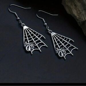 Goth Spiderweb Dangling Earrings, Spider, lightweight, Silver Color NWT